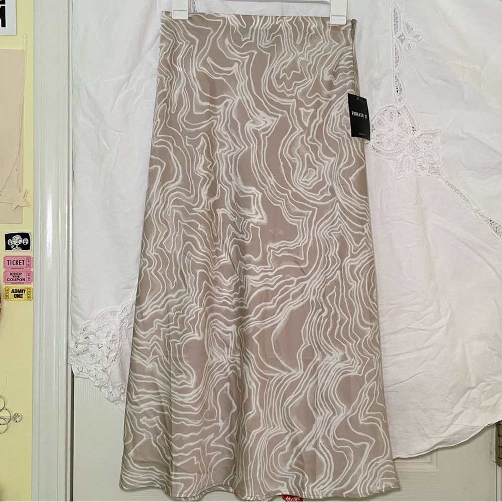 swirly champagne midi skirt!